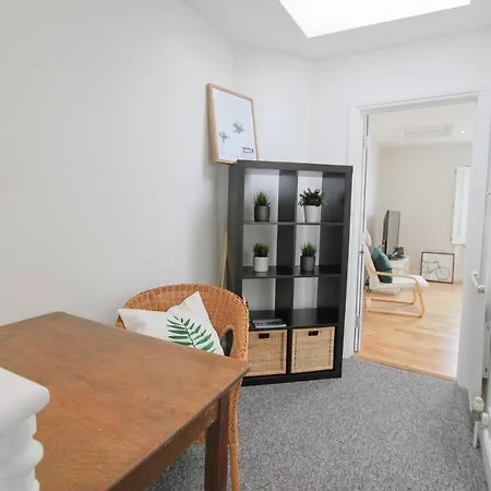 דירה Bright Whiteladies Road One Bedroom בריסטול